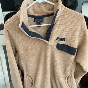 Pantagonia fleece women’s pull over